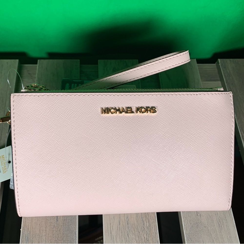 Michael Kors Women's Jet Set Travel Double Zip Wristlet Powder Blush.
